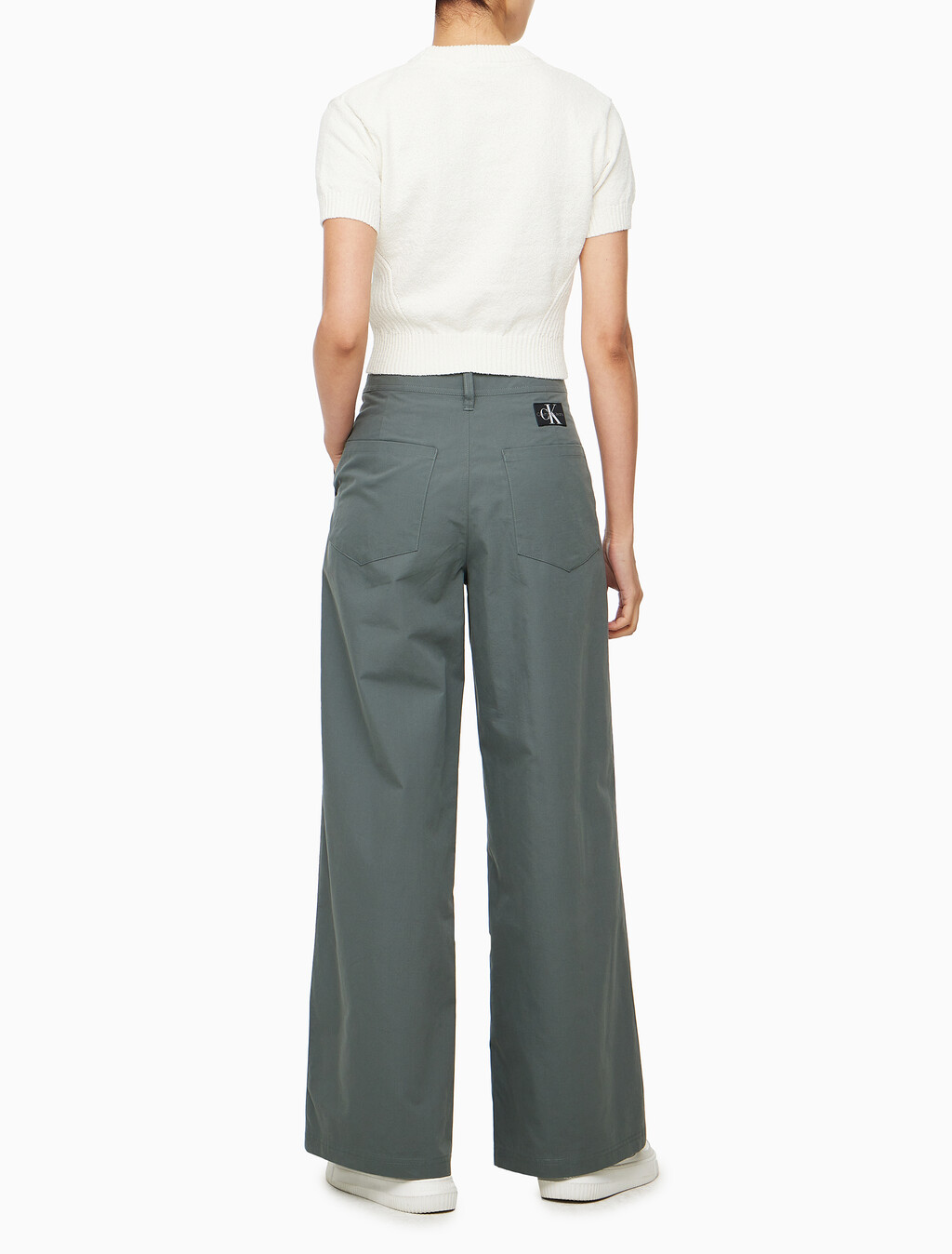 Buy 여성 루즈 치노 팬츠 in color DARK GREY