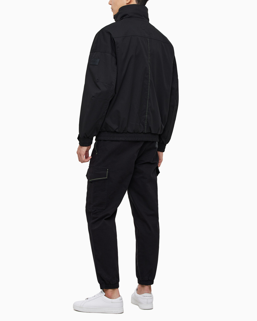 Buy 남성 리트렉터블 후드 필드 자켓 in color CK BLACK