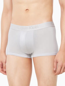 Buy 남성 CK 블랙 3PK 로우 라이즈 트렁크 in color Charcoal / Dark Pink / White