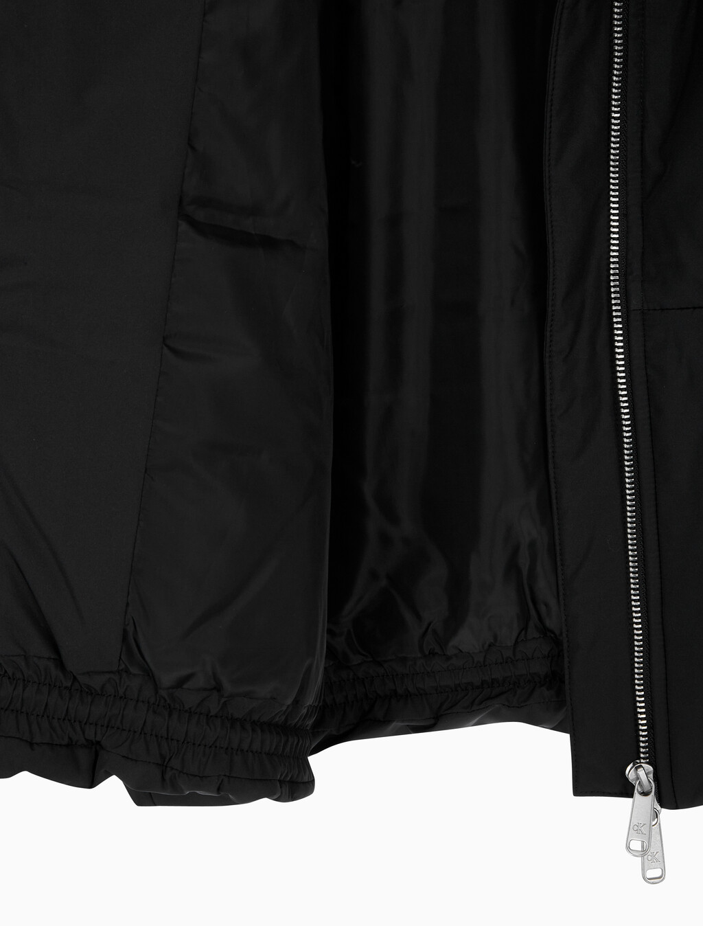 Buy 여성 볼륨 넥 크롭 다운 푸퍼 in color CK BLACK