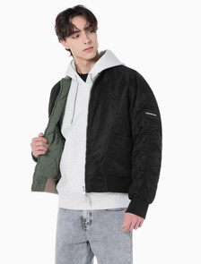 Buy 남성 리버서블 퀼팅 봄버 자켓 in color CK BLACK