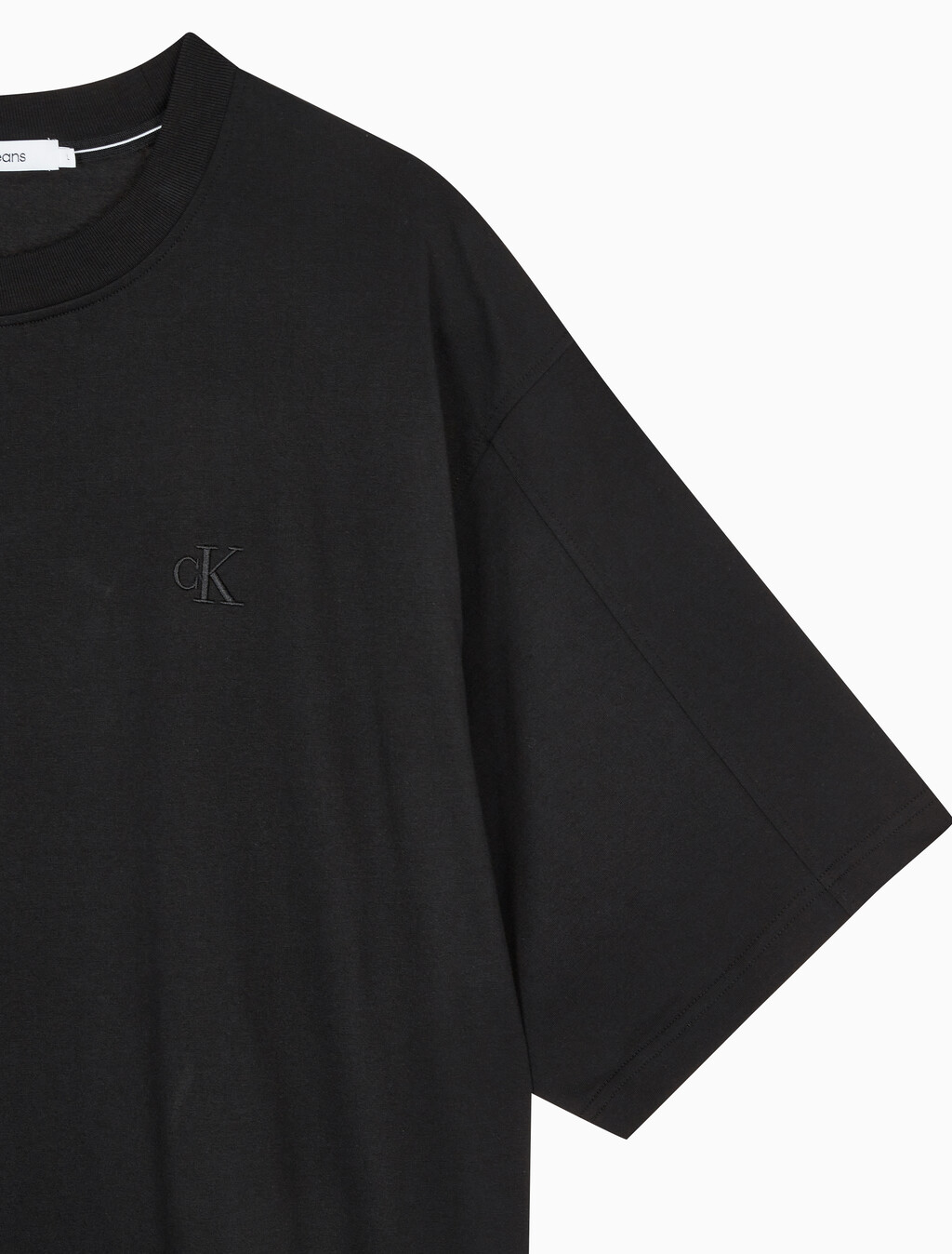 Buy 남성 릴렉스핏 그래픽 기능성 반팔 티셔츠 in color CK BLACK