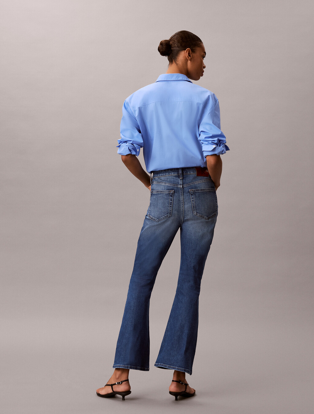 Buy [37.5 Denim Technology] 여성 하이라이즈 플레어 데님 in color Mid blue