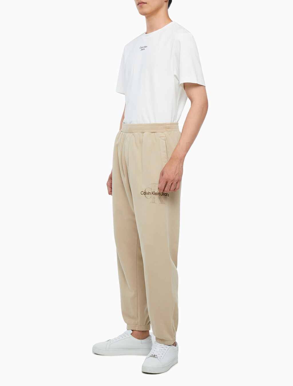 Buy 남성 미네랄 다이 팬츠 in color BEIGE