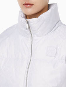 Buy 여성 AOP 로고 자카드 다운 자켓 in color silver