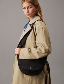 Buy 남녀공용 슬링 나일론 크로스바디 호보 백 in color BLACK