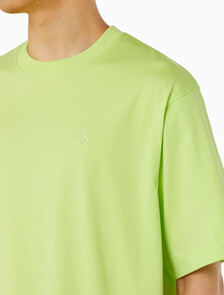 Buy 남성 릴렉스핏 그래픽 기능성 반팔 티셔츠 in color GREEN