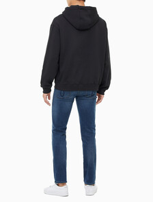 Buy 남녀공용 릴렉스핏 스몰 모노그램 로고 기모 후디 in color CK BLACK