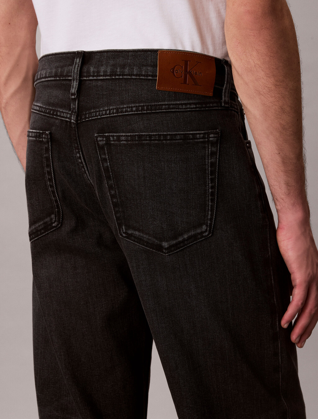 Buy 90S 스트레이트 37.5 진 in color Black