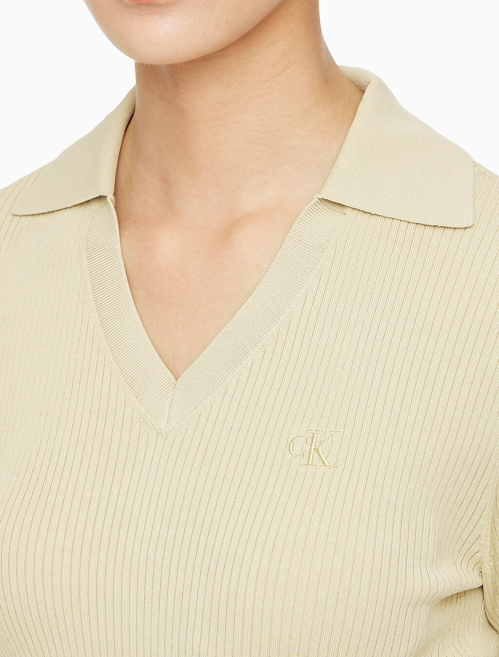 Buy 여성 센슈얼 립 베이비 폴로 스웨터 in color PALE KHAKI