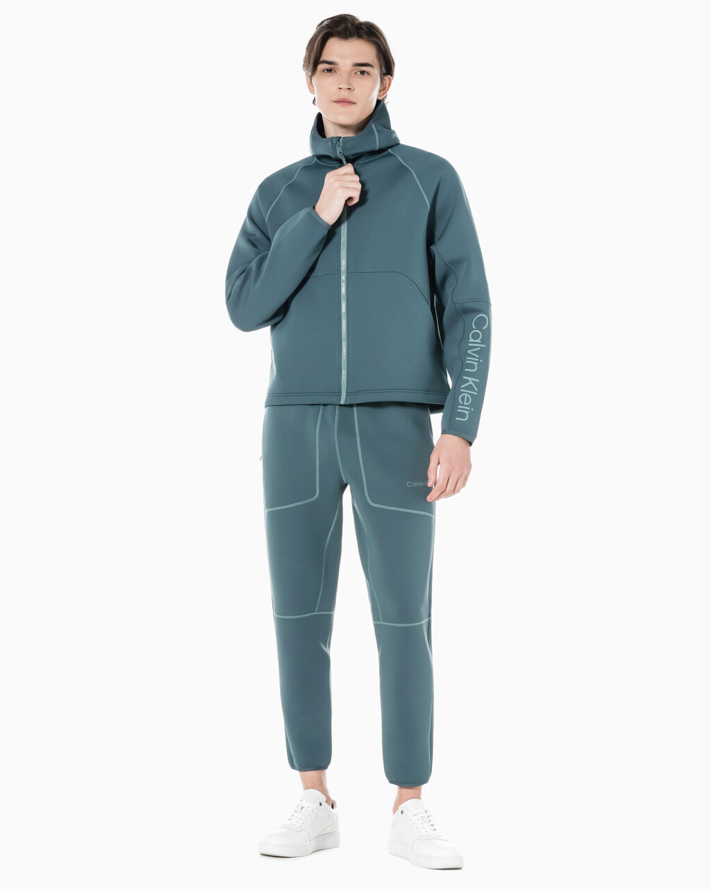 Buy 남성 레귤러핏 테이퍼드 팬츠 in color OCEAN TEAL/ BLK