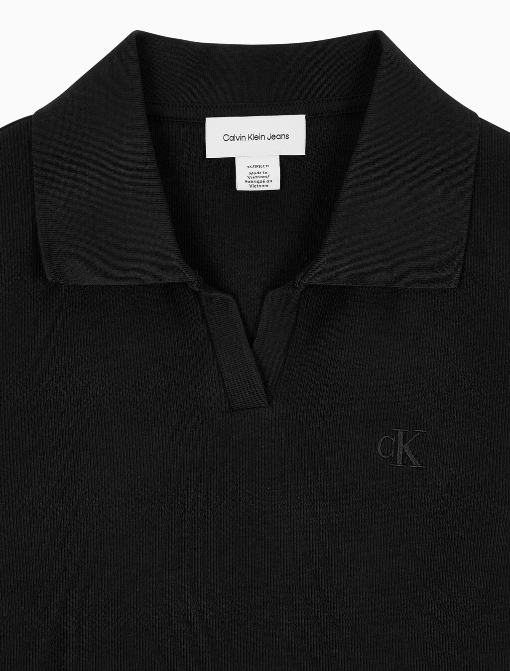 Buy 여성 슬림핏 브이넥 폴로 in color BLACK