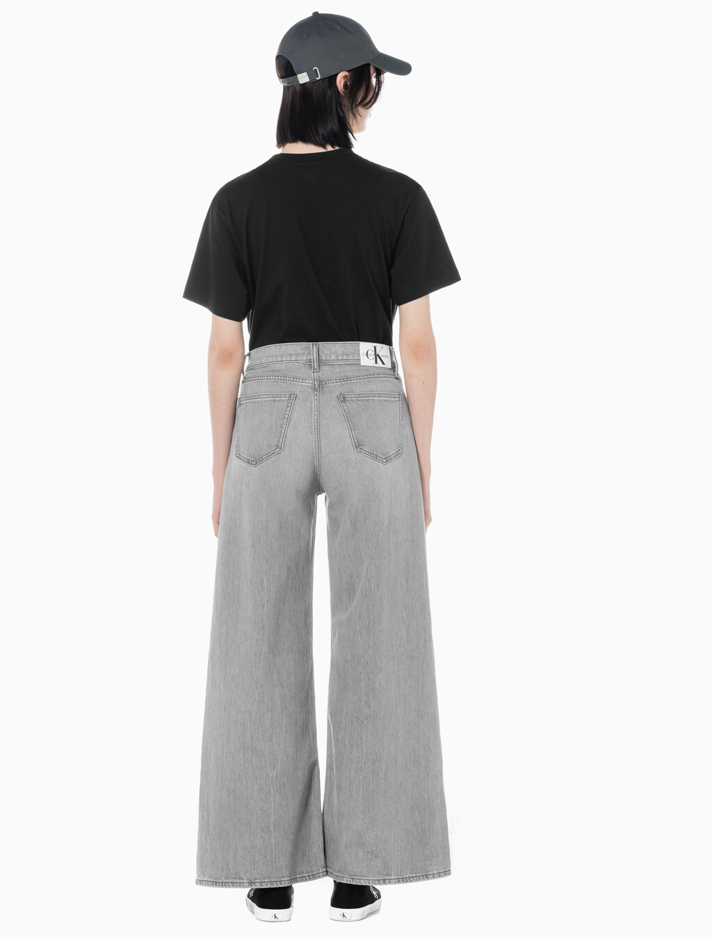 Buy 여성 로우라이즈 루즈핏  그레이  데님 in color GREY STEPPED RELEASE HEM