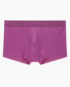 Buy 남성 CK 블랙 마이크로 싱글 로우라이즈 트렁크 in color WOOD VIOLET