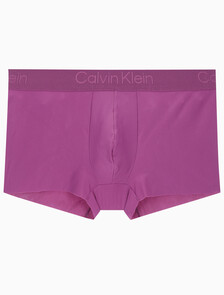 Buy 남성 CK 블랙 마이크로 로우 라이즈 드로즈 in color WOOD VIOLET