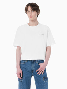 Buy 남녀공용 릴렉스핏 로고 반팔 티셔츠 in color BRIGHT WHITE