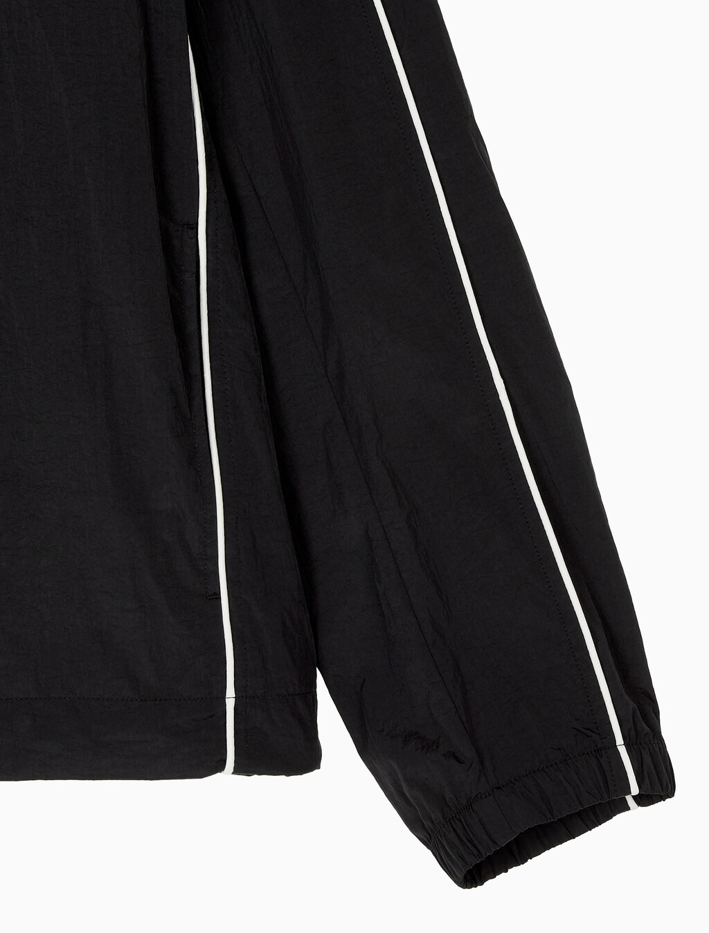 Buy 남성 릴렉스핏 스탠드 카라 트랙 자켓 in color BLACK