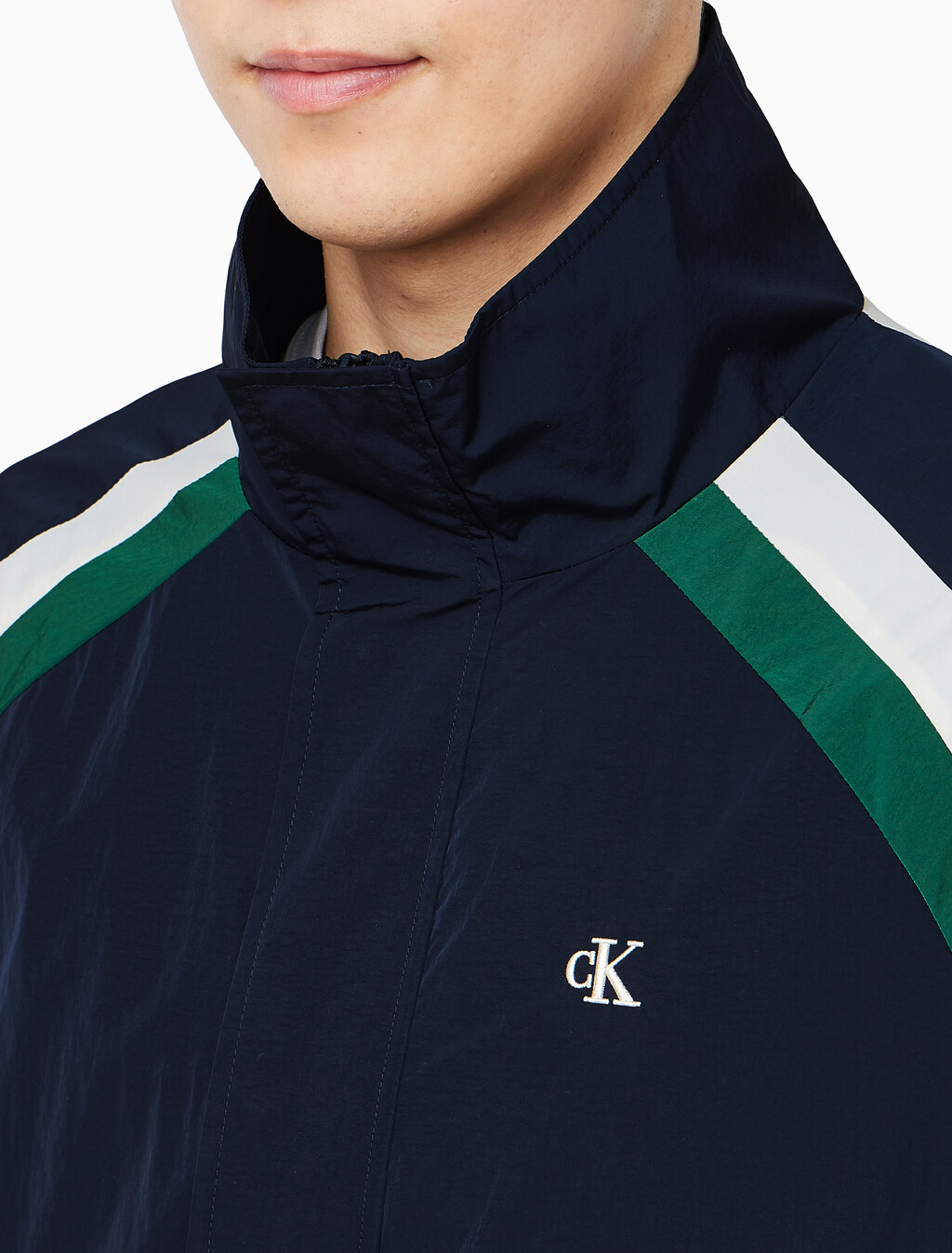 Buy 남성 나일론 컬러블록 트랙자켓 in color Black