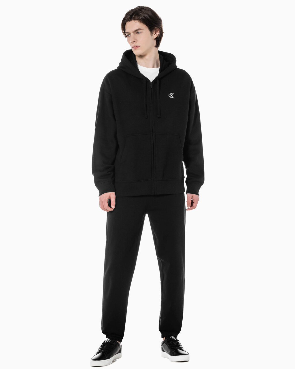 Buy 남성 스탠다드 로고 테리 조거팬츠 in color BLACK BEAUTY