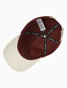 Buy 남녀공용 CKJ 스몰 모노그램 로고 컬러블락 볼캡 in color Burgandy