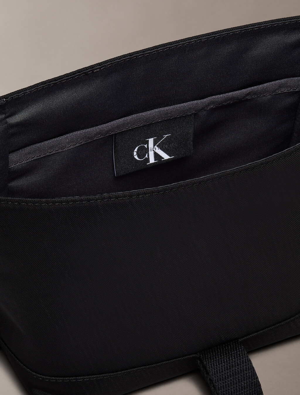 Buy 남성 볼드 로고 나일론 헤더 스몰 플랩 메신저 백 in color BLACK