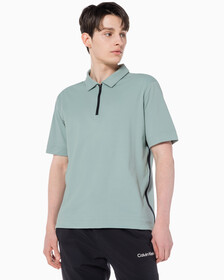 Buy 남성 리플렉티브 로고 레귤러 핏 기능성 집업 폴로 티셔츠 in color GREEN MILIEU