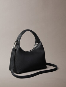 Buy 여성 웨빙 스트랩 스몰 백 in color BLACK