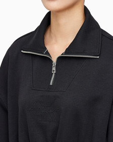 Buy 여성 하프집 엠보스 폴로넥 스웻 in color CK BLACK