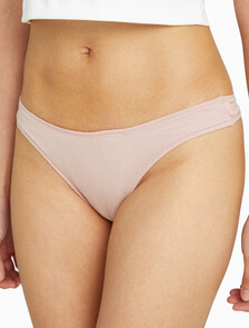 Buy 여성 CK 아이디얼 모달 립 로우라이즈 T팬티 in color SUBDUED 