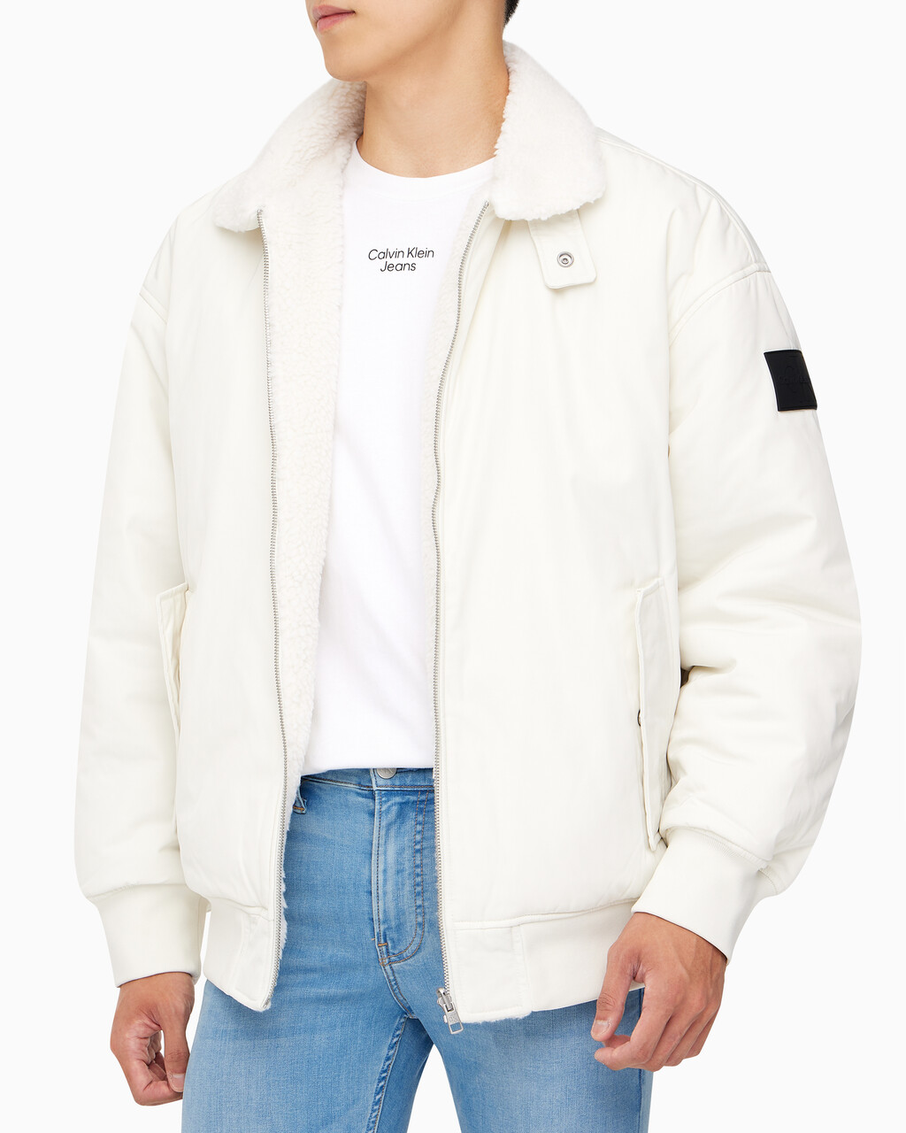 Buy 남성 리버서블 쉐르파 봄버 in color WHITE