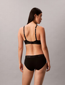 Buy 여성 루나 뉴이어 트라이앵글 in color BLACK