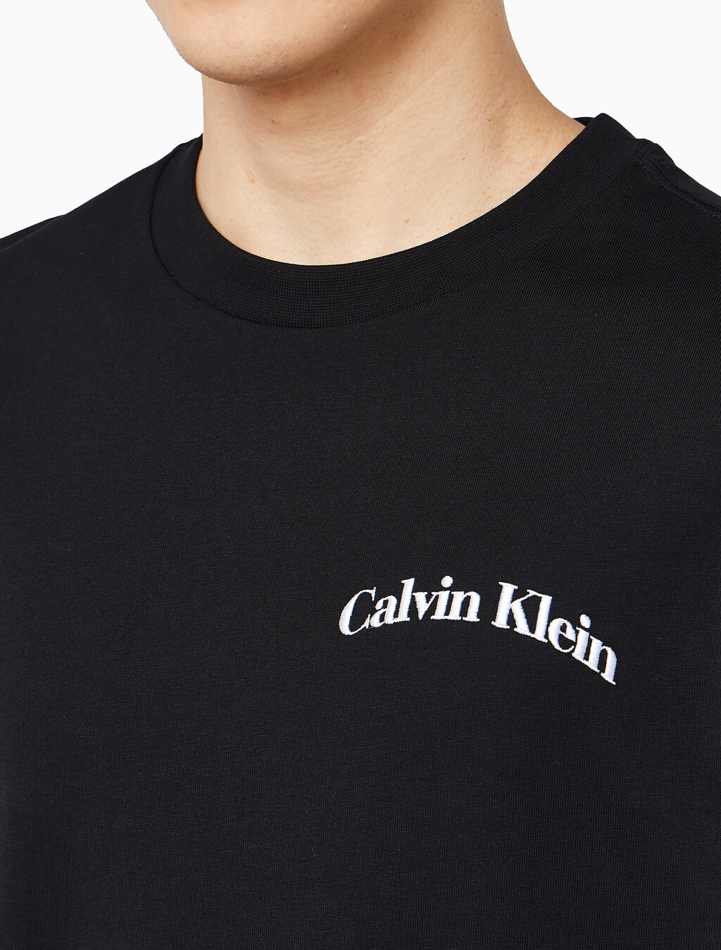 Buy 릴렉스드핏 16S 프론트백 빌딩 티 in color BLACK