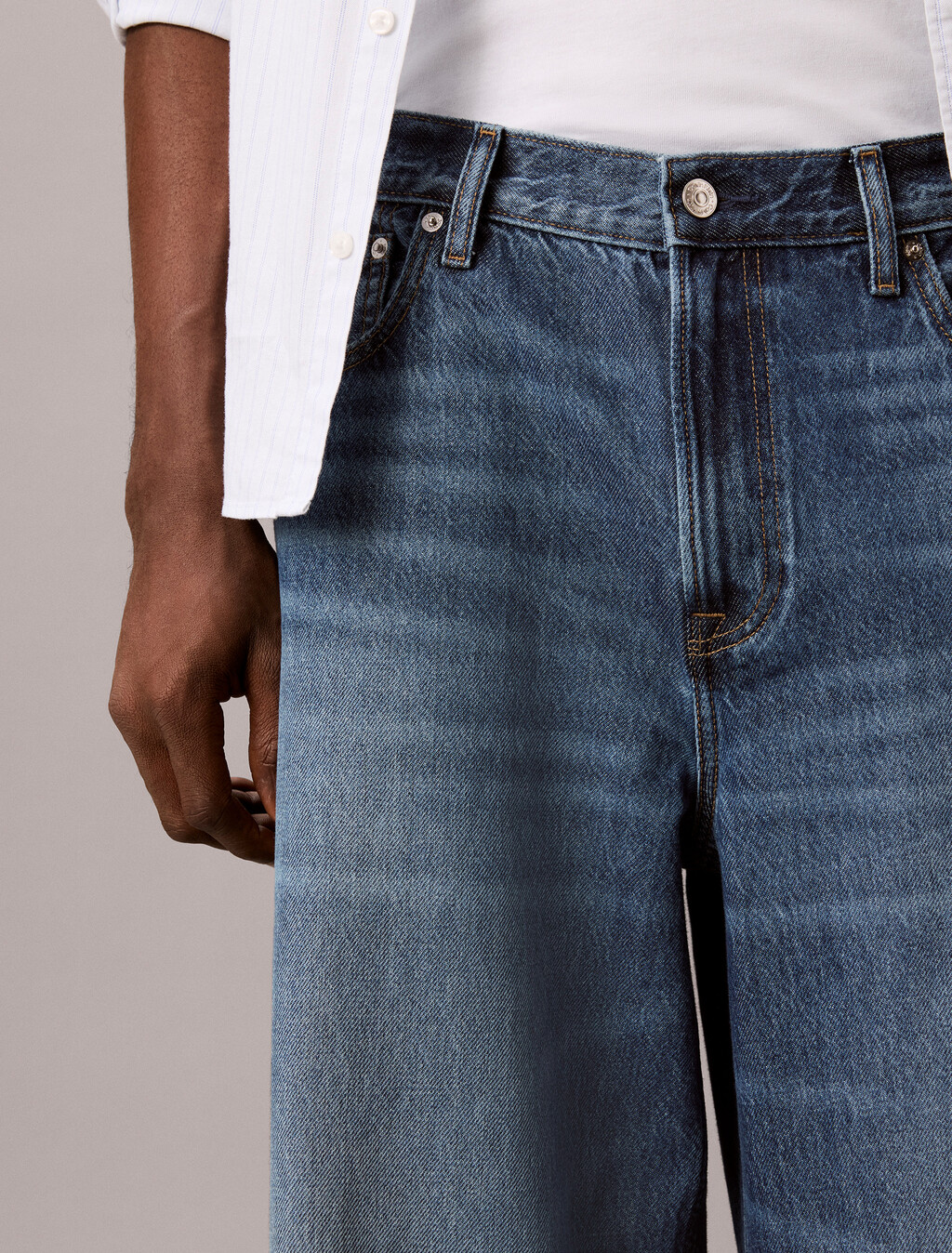 Buy 익스트림 배기핏 진 in color Mid Blue