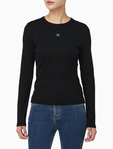 Buy 여성 우븐라벨 크루넥 롱슬리브 탑 in color BLACK