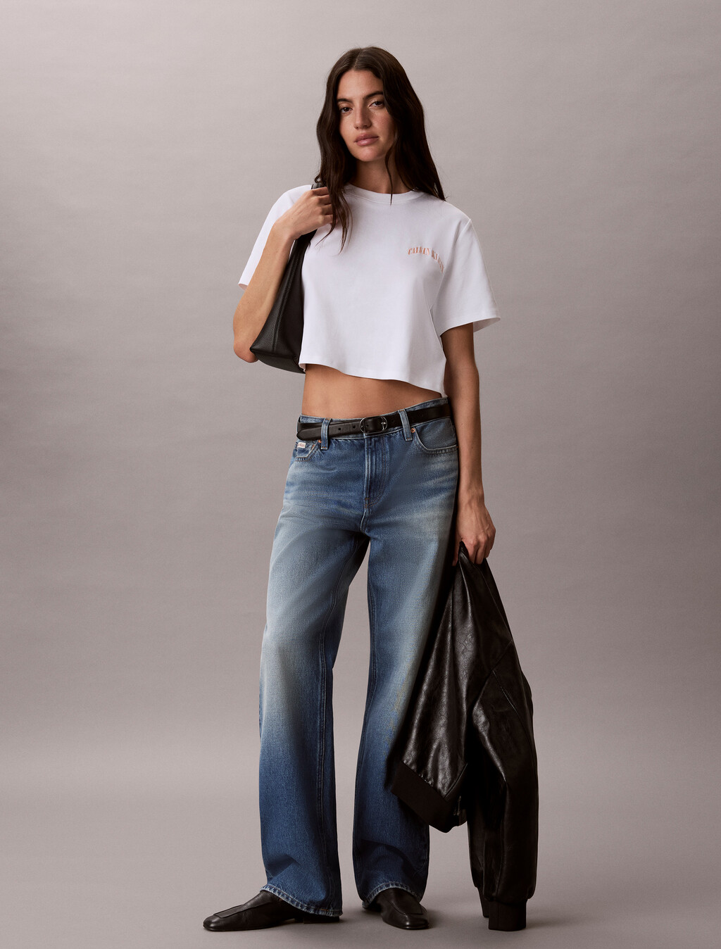 Buy 여성 슬릭 인터록 크롭드 티 in color BRIGHT WHITE