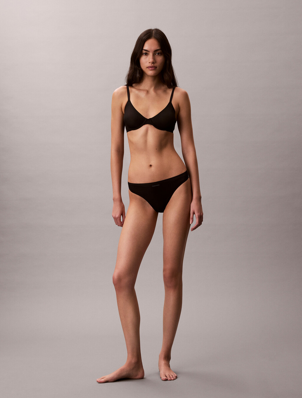Buy 여성 퍼펙틀리 핏 울트라라이트 비키니 in color BLACK
