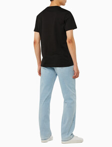Buy 남성 레귤러핏 CK 로고 뱃지 반팔 티셔츠 in color CK BLACK
