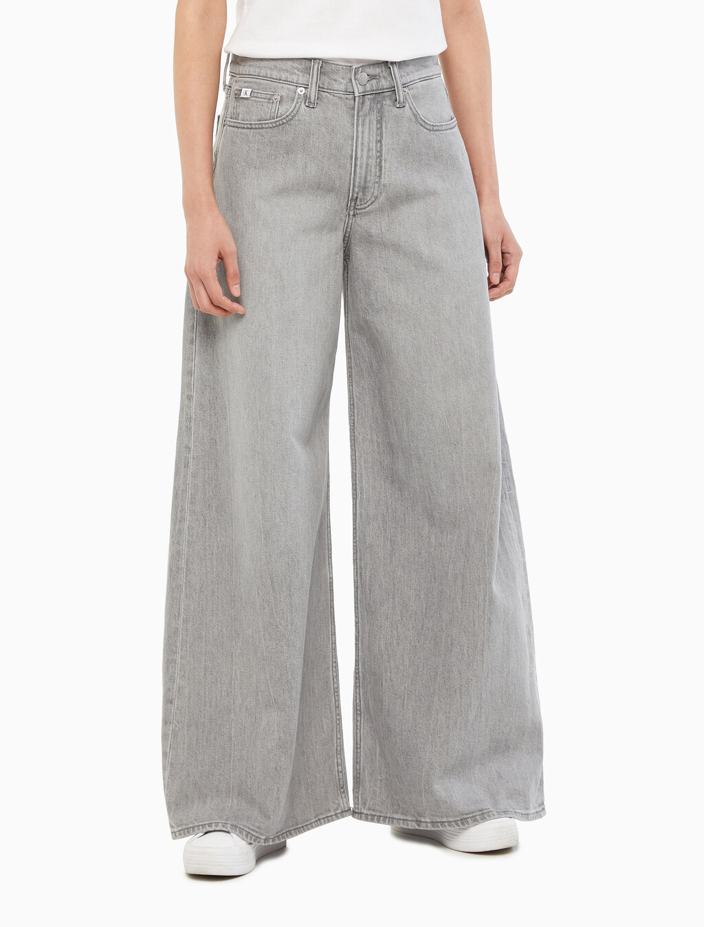 Buy 여성 로우라이즈 루즈핏  그레이  데님 in color GREY STEPPED RELEASE HEM