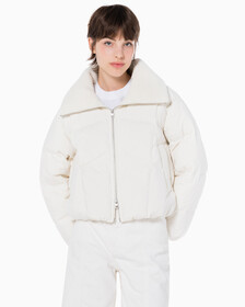 Buy 여성 숏다운 와이드넥 푸퍼 in color WHITE