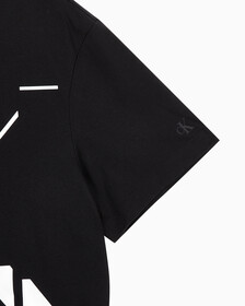 Buy 남성 CK 스캐터 로고 레귤러핏 반팔 티셔츠 in color CK BLACK