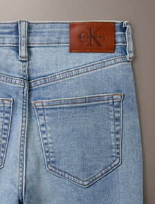 Buy 여성 하이라이즈 플레어 데님 in color Light Blue