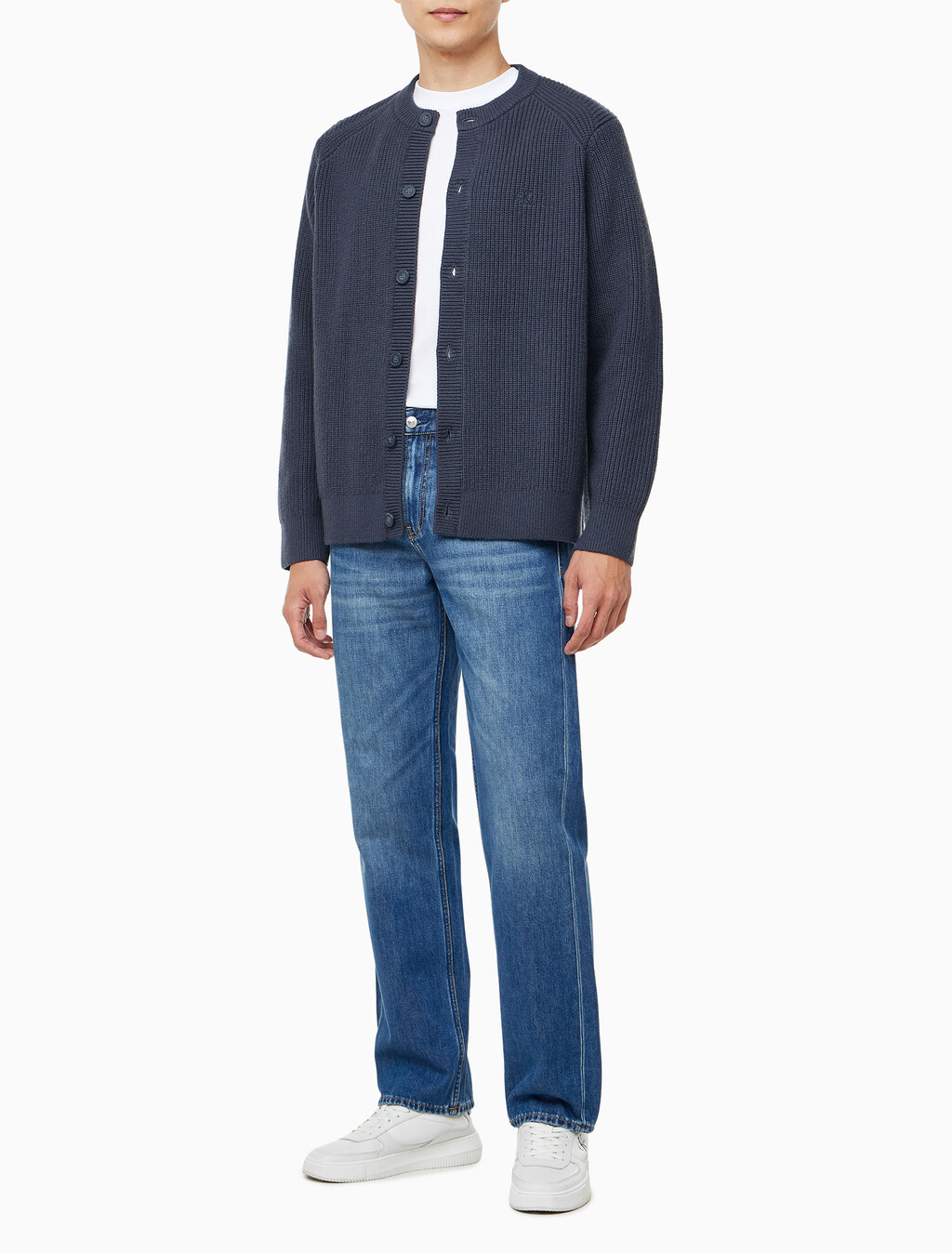 Buy 남성 릴렉스핏 크루넥 버튼 가디건 in color NAVY