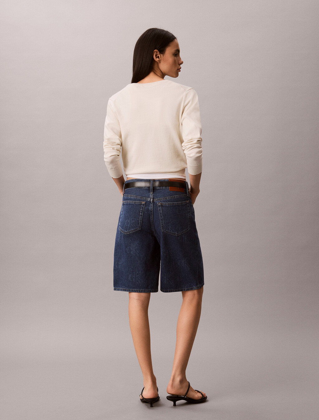 Buy 여성 릴렉스 버뮤다 CK로고 데님 쇼츠 in color Deep Blue