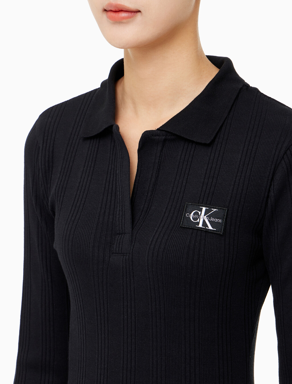 Buy 여성 모노그램 로고 뱃지 폴로 카라 립 원피스 in color CK BLACK