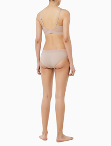 Buy 여성 인비져블 NSE 메쉬 트라이앵글 in color CEDAR