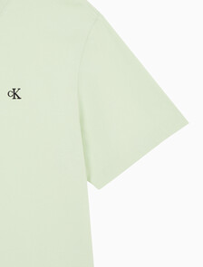 Buy 남성 이지핏 아카이브 로고 반팔 티셔츠 in color TENDER GREENS