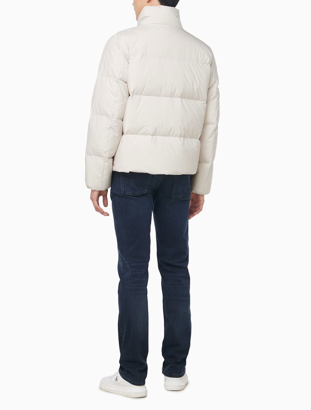 Buy 남성 릴랙스드 숏 다운 푸퍼 in color CHALK