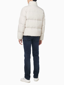 Buy 남성 릴랙스드 숏 다운 푸퍼 in color CHALK