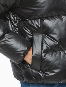 Buy 남녀공용 릴렉스 숏 블로킹 다운 푸퍼 in color CK BLACK