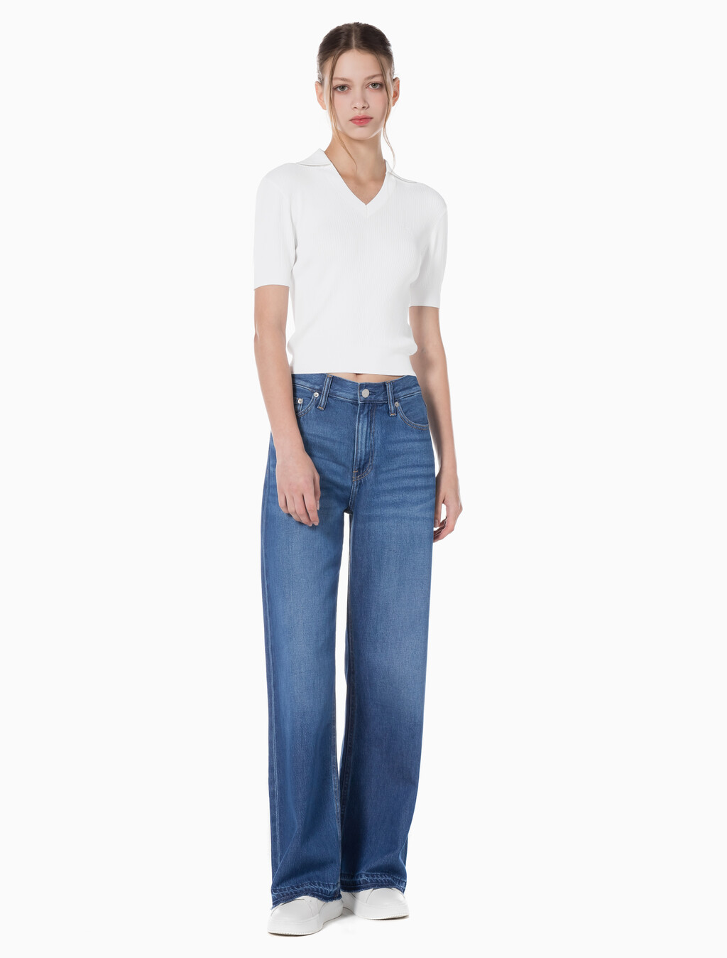 Buy 여성 하이라이즈 와이드핏 미드블루 에코 쿨 데님 in color CHALKY BLUE